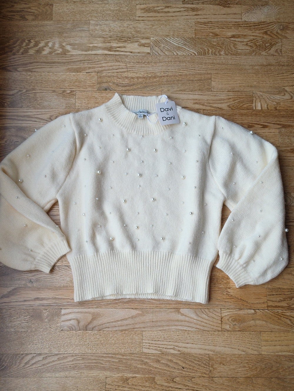 (L) NWT DAVI & DANI Cream Pearl-Studded Sweater Soft Fluffy Elegant Embellished